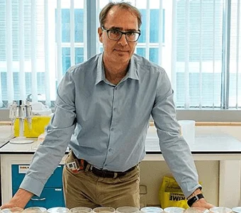 Profile: this “environmental detective” finds virus traces in air and surfaces
